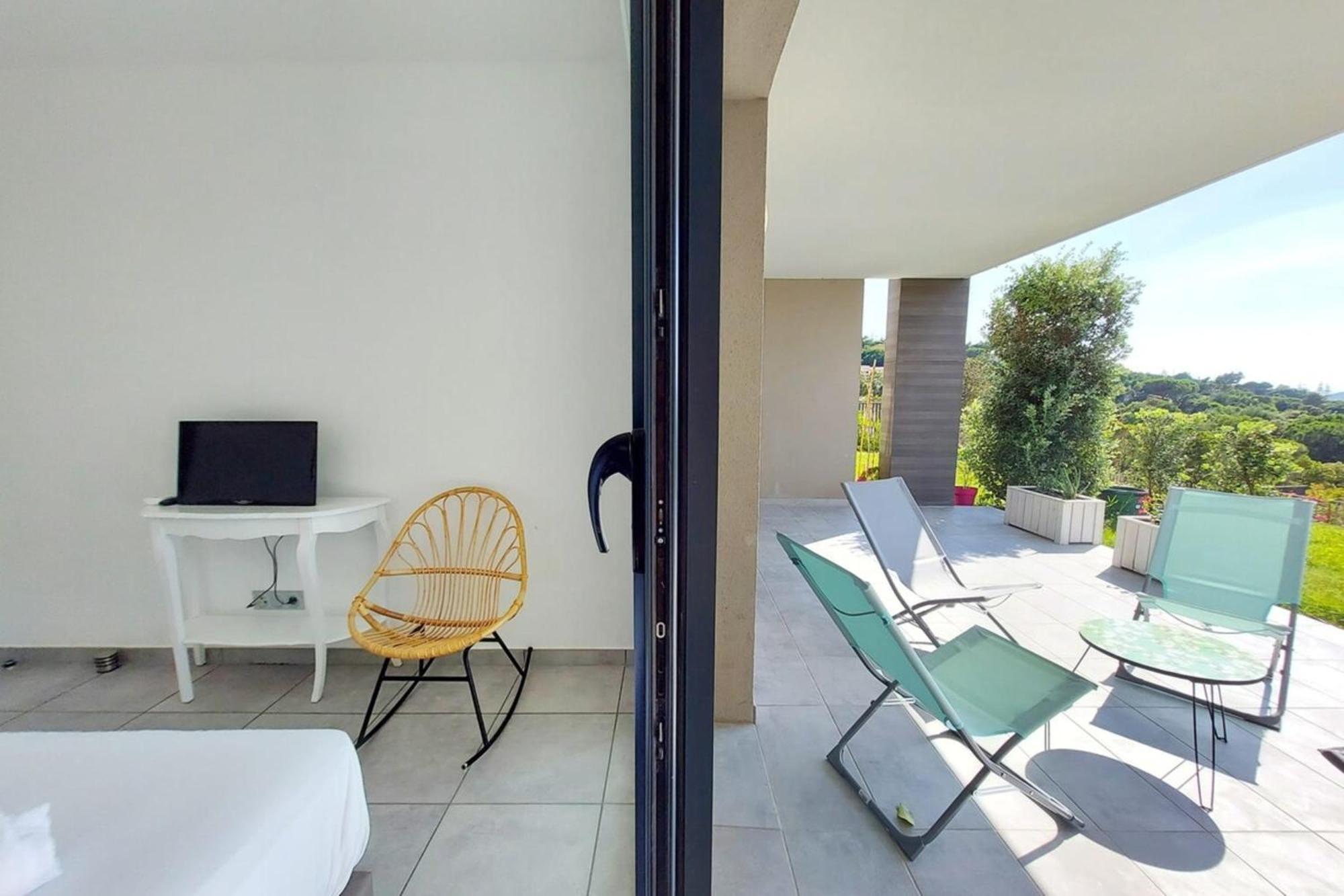 Kiara - Beach By Foot Terrace Isolella - By Tgb Pietrosella Bagian luar foto