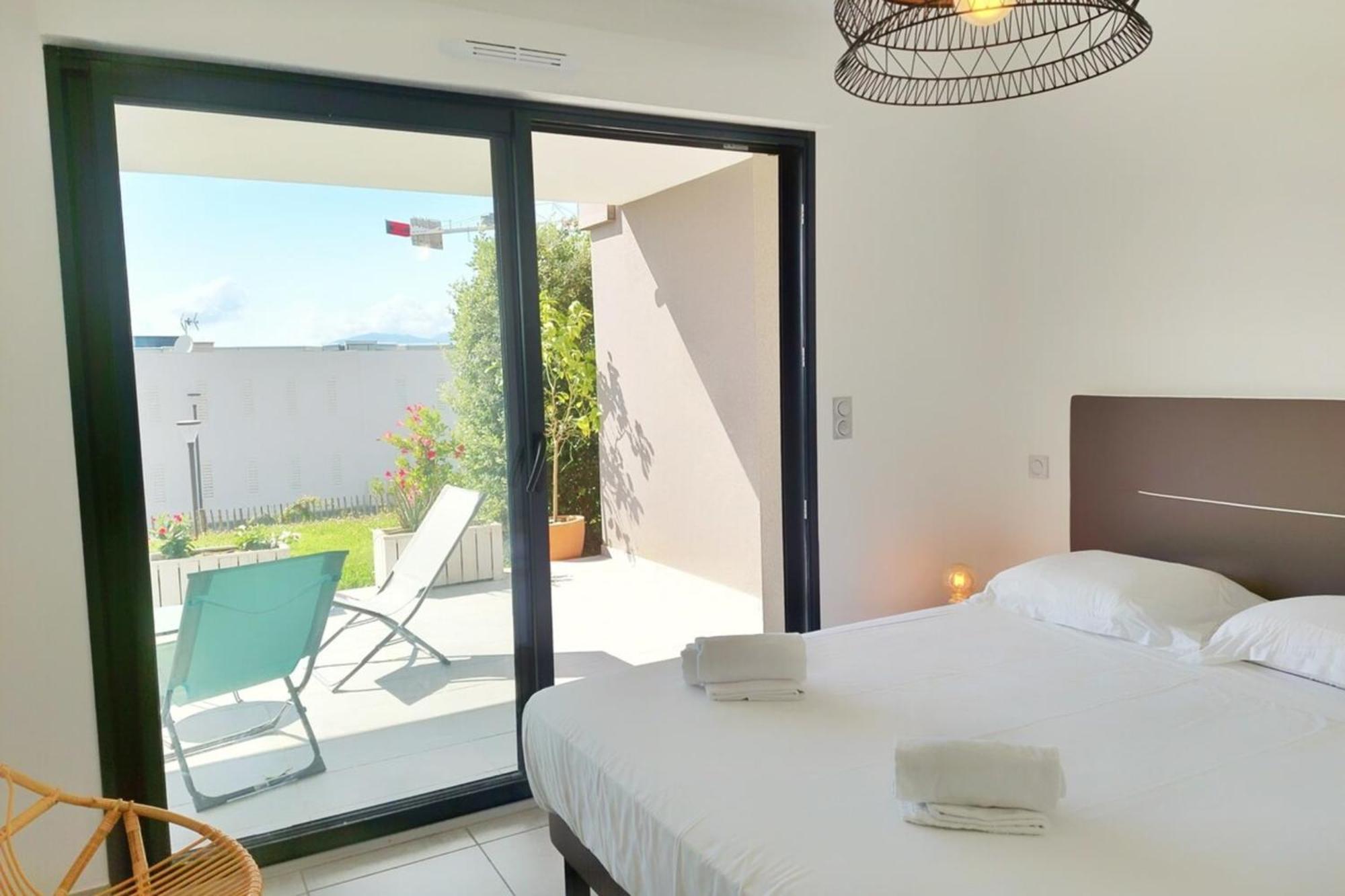 Kiara - Beach By Foot Terrace Isolella - By Tgb Pietrosella Bagian luar foto